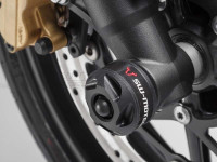 padací protektory na př. osu Triumph Street Triple (12-)/RX, Daytona (13-), Honda CB 750 H