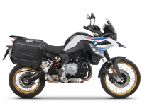 Kompletní sada bočních černých hliníkových kufrů SHAD TERRA BLACK 36L/47L , včetně montážní sady SHAD BMW F 750 GS/ F 850 GS/ F 850 GS Adventure