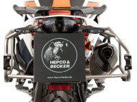 Boční nosič s výřezem Hepco Becker pro kufry Xplorer cutout case 40/37 pro KTM 890 Adventure / R / Rally (2023-)