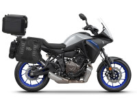Kompletní sada sedlových brašen SHAD TERRA TR40 a  černého hliníkového 48L topcase, včetně montážní sady SHAD YAMAHA MT-07 Tracer / Tracer 700
