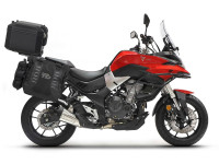 Kompletní sada sedlových brašen SHAD TERRA TR40 a  černého hliníkového 48L topcase, včetně montážní sady SHAD Voge 500DS / 500DSX