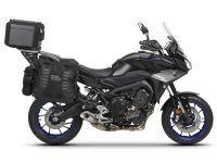 Kompletní sada sedlových brašen SHAD TERRA TR40 a  černého hliníkového 55L topcase, včetně montážní sady SHAD YAMAHA MT-09 Tracer / Tracer 900
